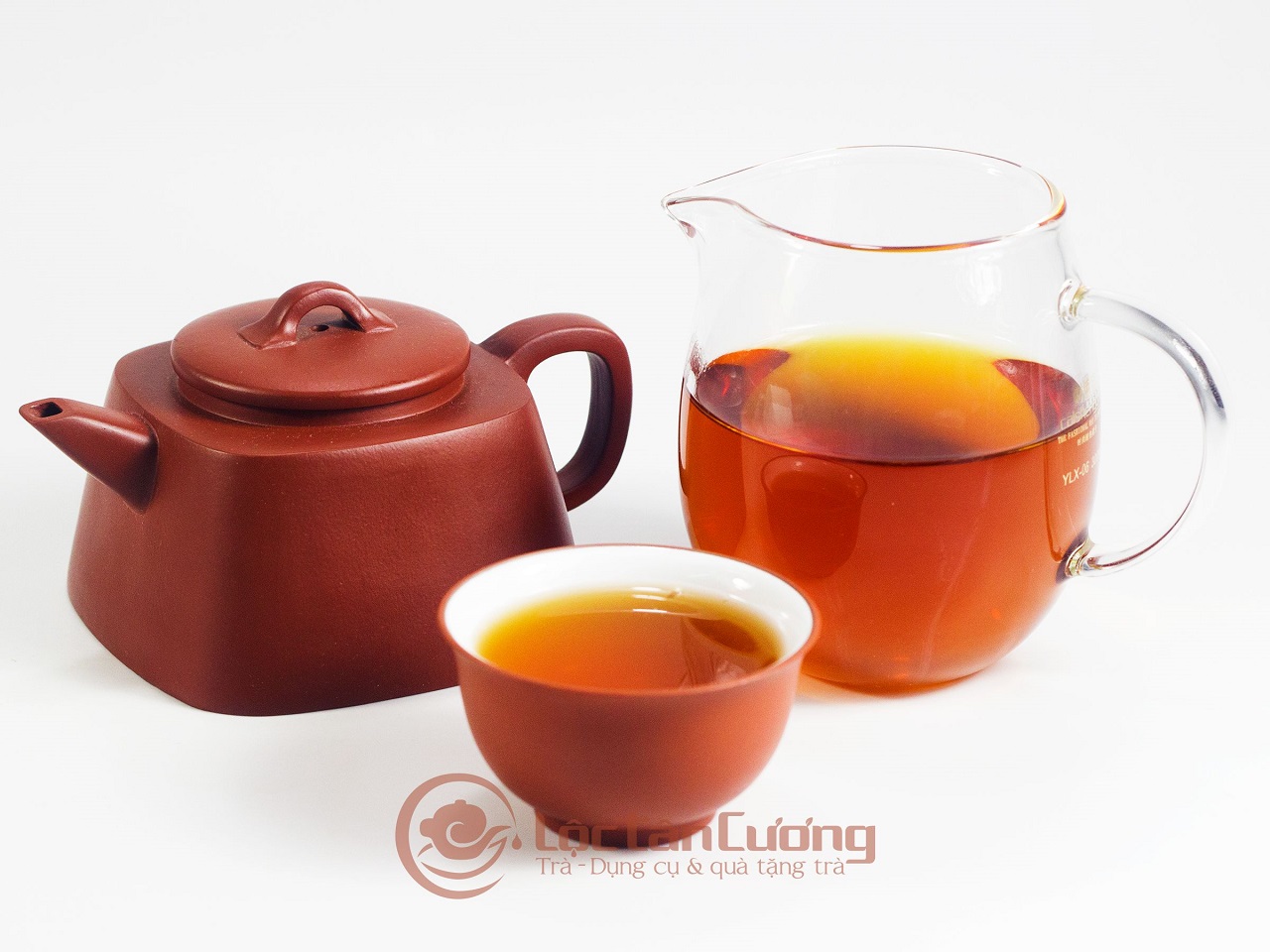 Hồng Shan Trà Hà Giang hay Hồng Trà Hà Giang là loại trà được lấy nguyên liệu từ búp trà 1 tôm 1 lá non của cây chè cổ thụ trên 200 năm tuổi tại núi Tây Côn Lĩnh, tỉnh Hà Giang