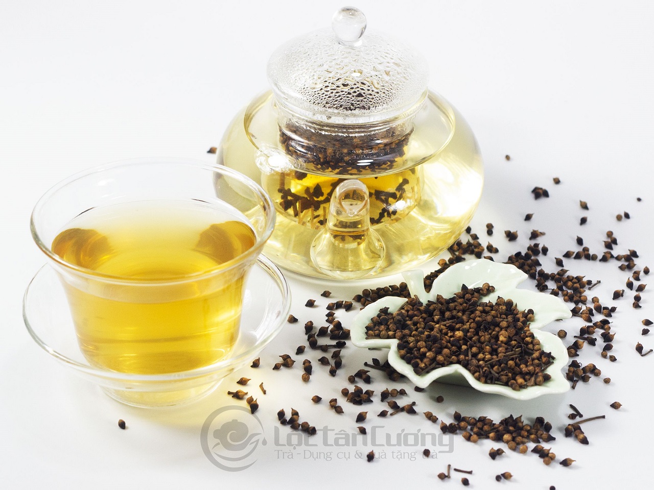 Nụ Vối thu hoạch làm trà uống rất thơm ngon và tốt cho sức khỏe, nhất là người lớn tuổi và những bạn trẻ hay bị nóng trong người